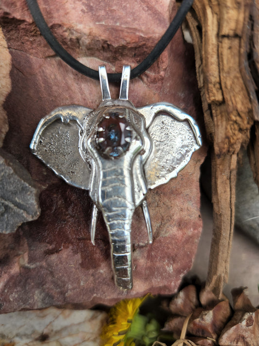 elephant with topaz